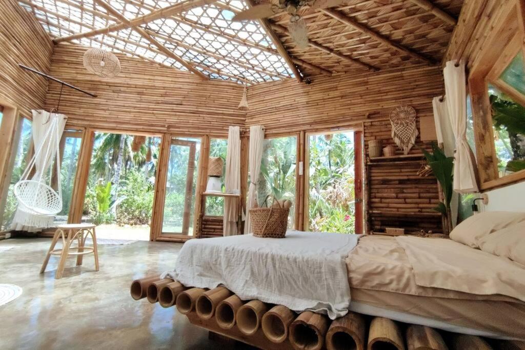 The Bamboo Houses - Tropical Garden & Empty Beach General Luna  Extérieur photo