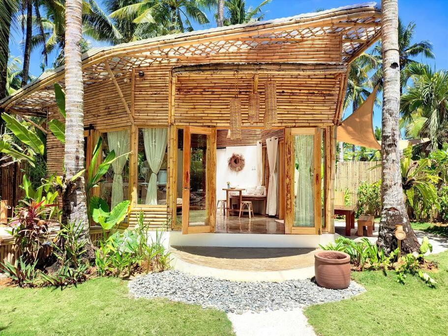 The Bamboo Houses - Tropical Garden & Empty Beach General Luna  Extérieur photo