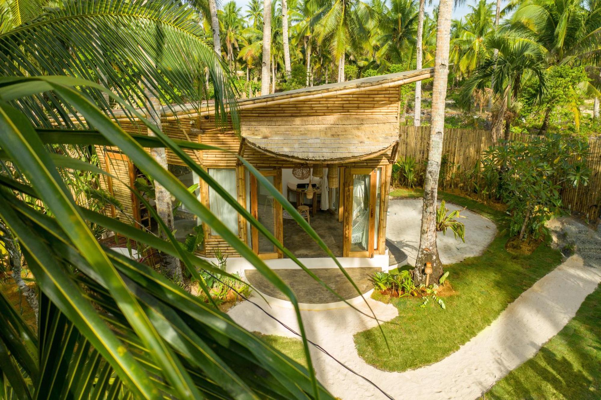The Bamboo Houses - Tropical Garden & Empty Beach General Luna  Extérieur photo