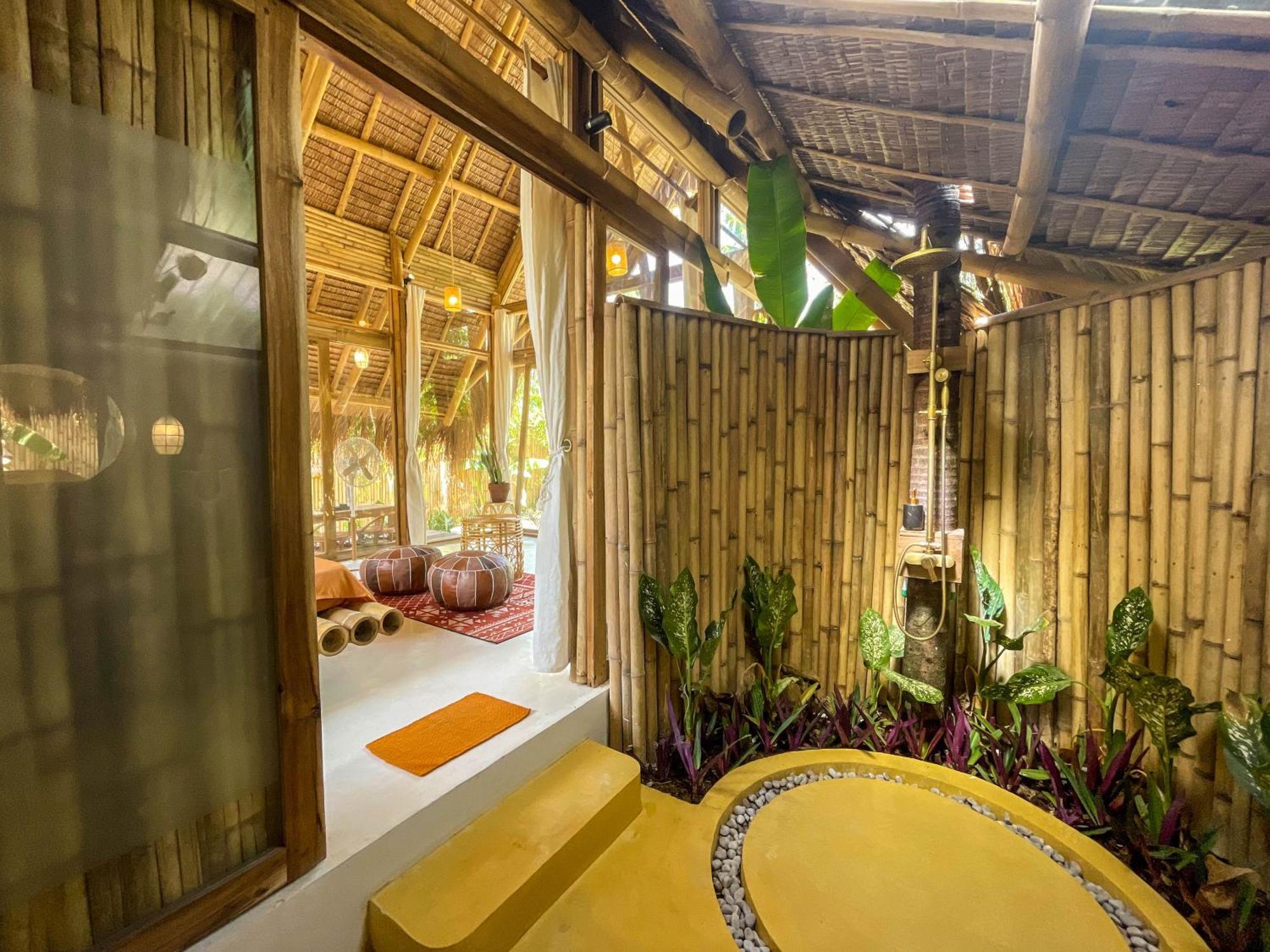 The Bamboo Houses - Tropical Garden & Empty Beach General Luna  Extérieur photo
