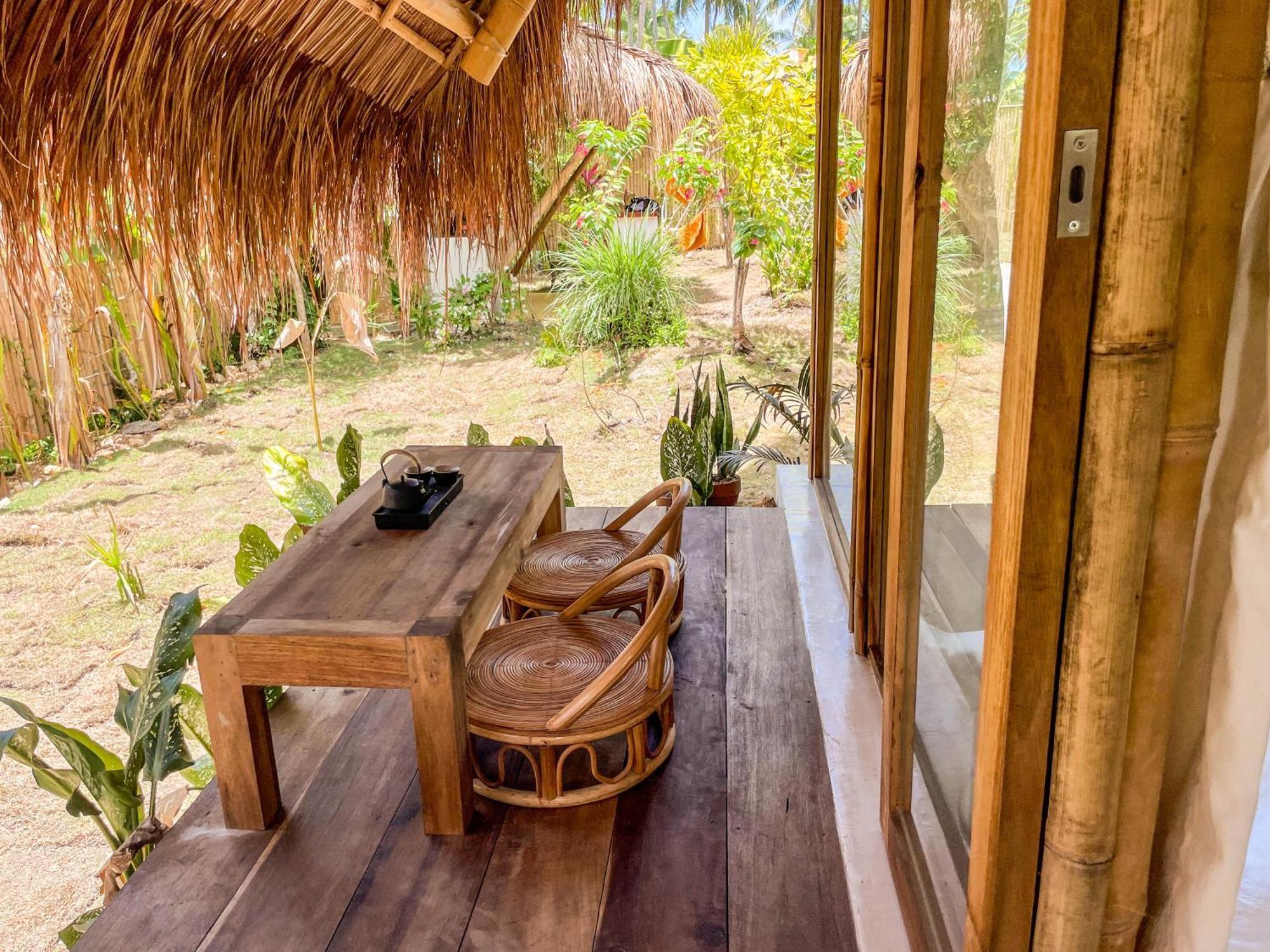 The Bamboo Houses - Tropical Garden & Empty Beach General Luna  Extérieur photo